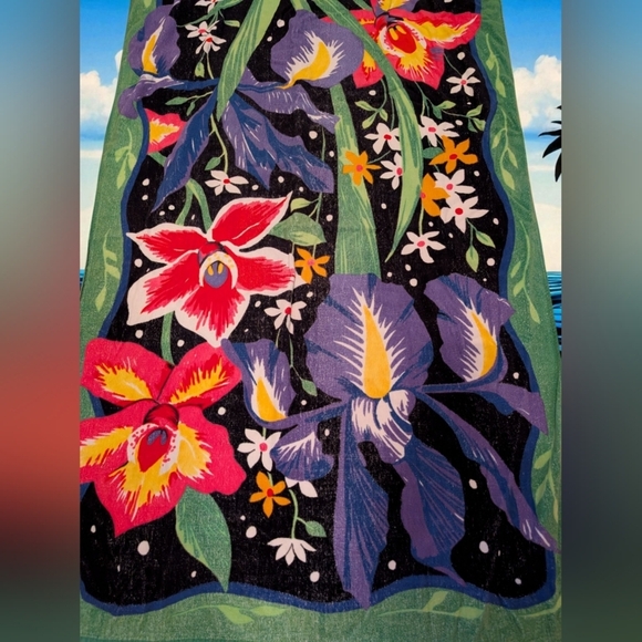 Aceca Inc. Floral Print Beach Towel (EUC) - Picture 3 of 4